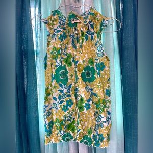 Sleeveless summer cotton blouse